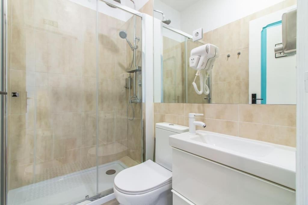Downtown 7 Bedroom Apartment - Liberdade リスボン エクステリア 写真