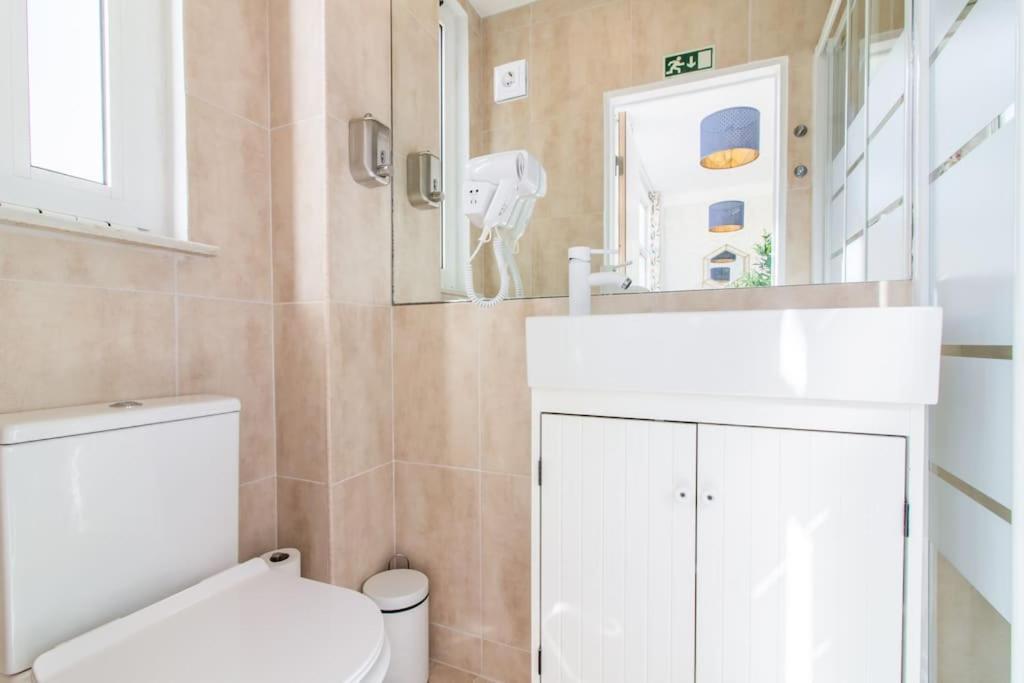 Downtown 7 Bedroom Apartment - Liberdade リスボン エクステリア 写真