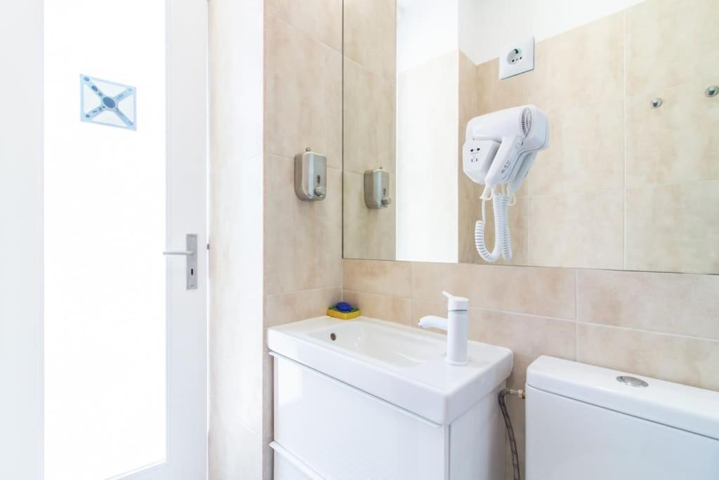 Downtown 7 Bedroom Apartment - Liberdade リスボン エクステリア 写真