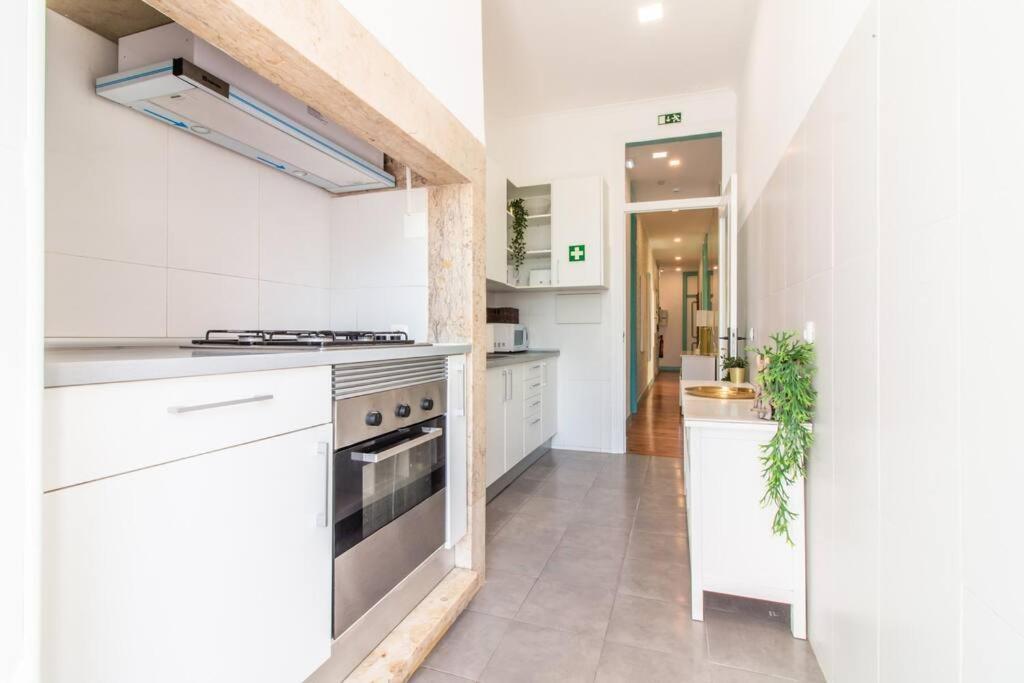 Downtown 7 Bedroom Apartment - Liberdade リスボン エクステリア 写真